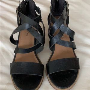 Black open toed shoes